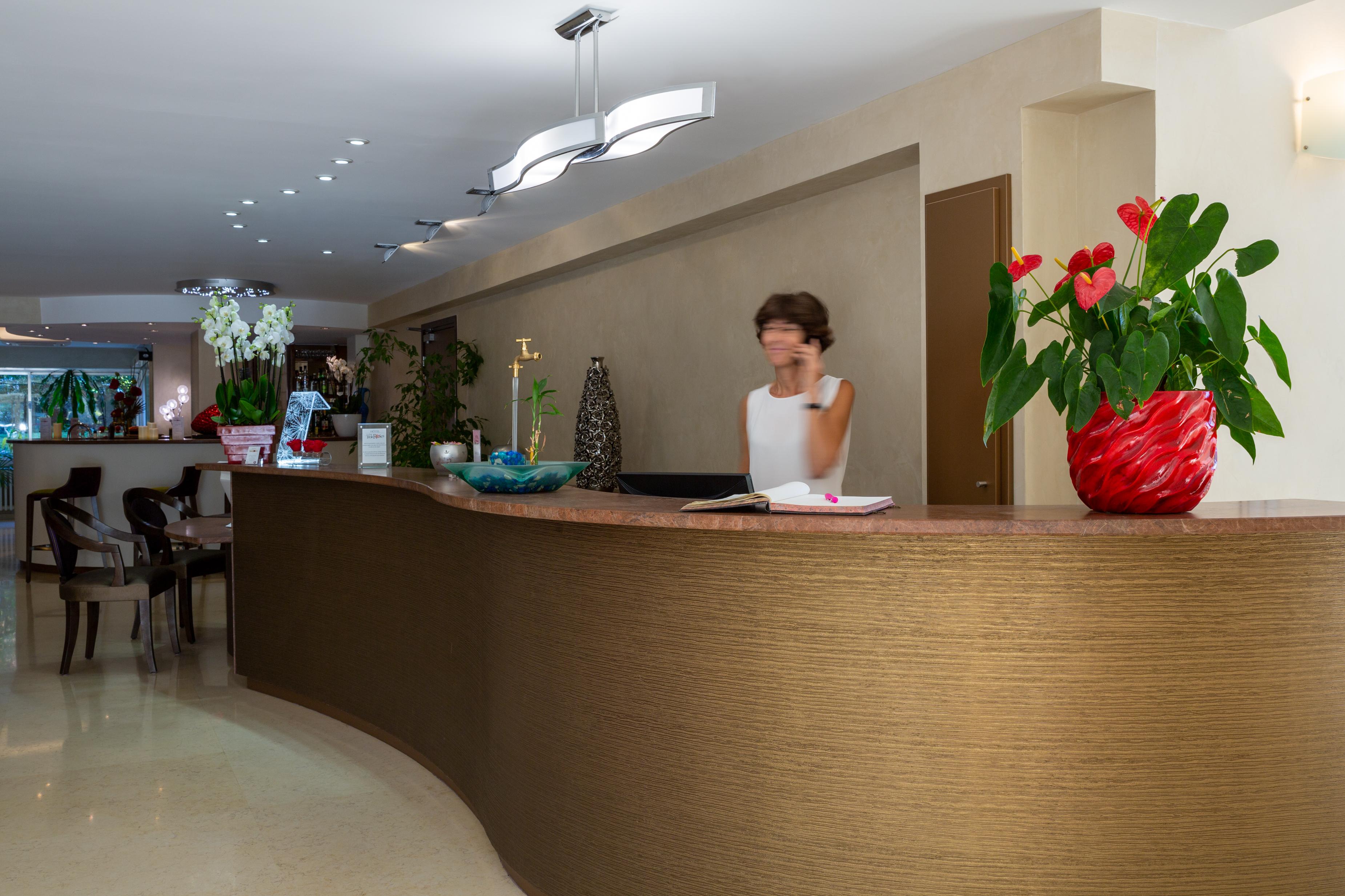 Hotel Les Trois Roses, Meylan Grenoble Exterior foto
