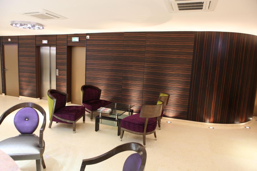 Hotel Les Trois Roses, Meylan Grenoble Exterior foto